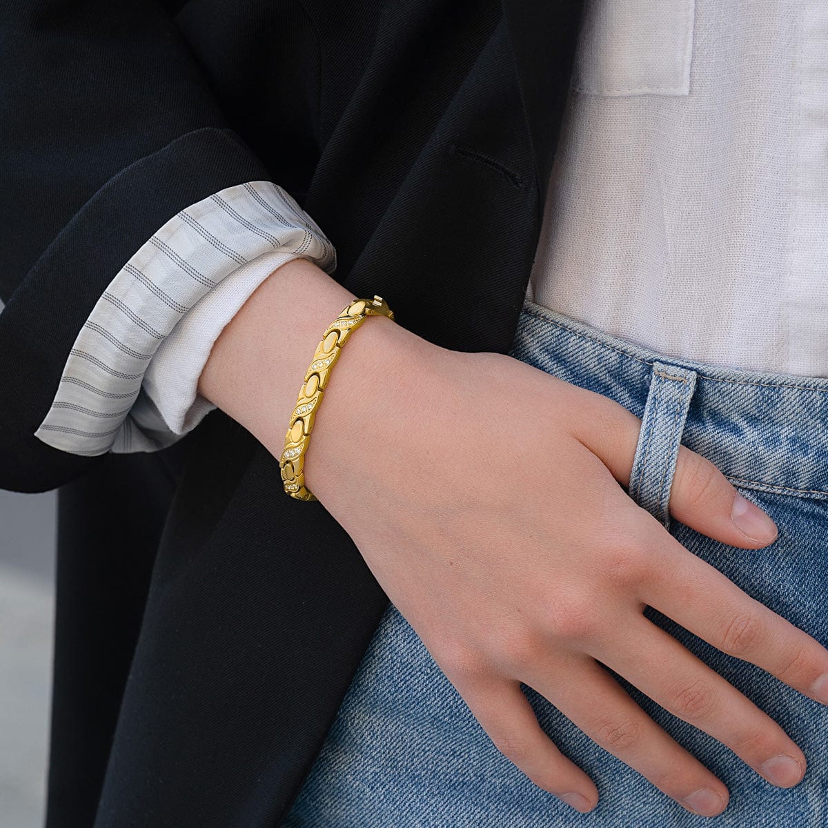 Women's Ultra Strength Magnetic Bracelet Crystal XO (Gold)