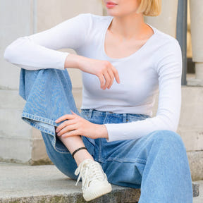 Ultra Strength Titanium Magnetic Therapy Anklet for Women (Black)