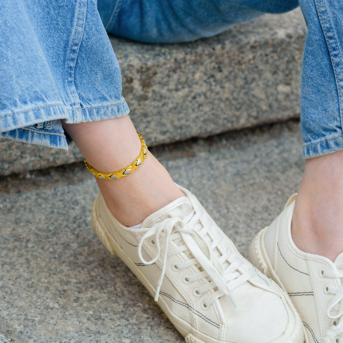 Ultra Strength Titanium Magnetic Therapy Anklet for Women (Gold & Silver)
